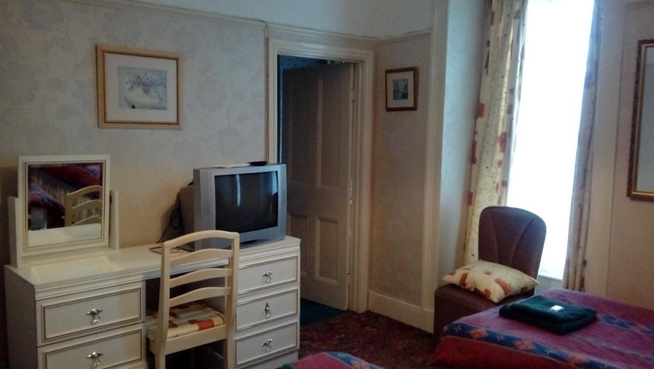 Neuadd Arms Hotel Llanwrtyd Wells Екстериор снимка
