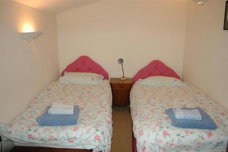 Neuadd Arms Hotel Llanwrtyd Wells Екстериор снимка